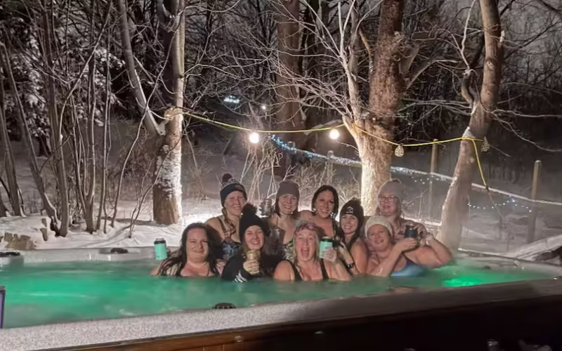 hot-tub-people